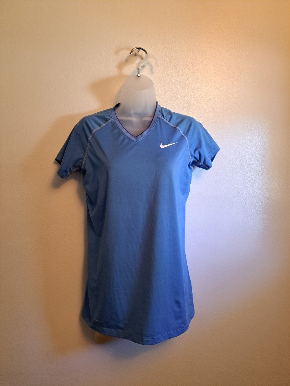 Nike Pro Dri-Fit Blue /White V-neck Short Sleeve Fitted Running T-shirt Medium